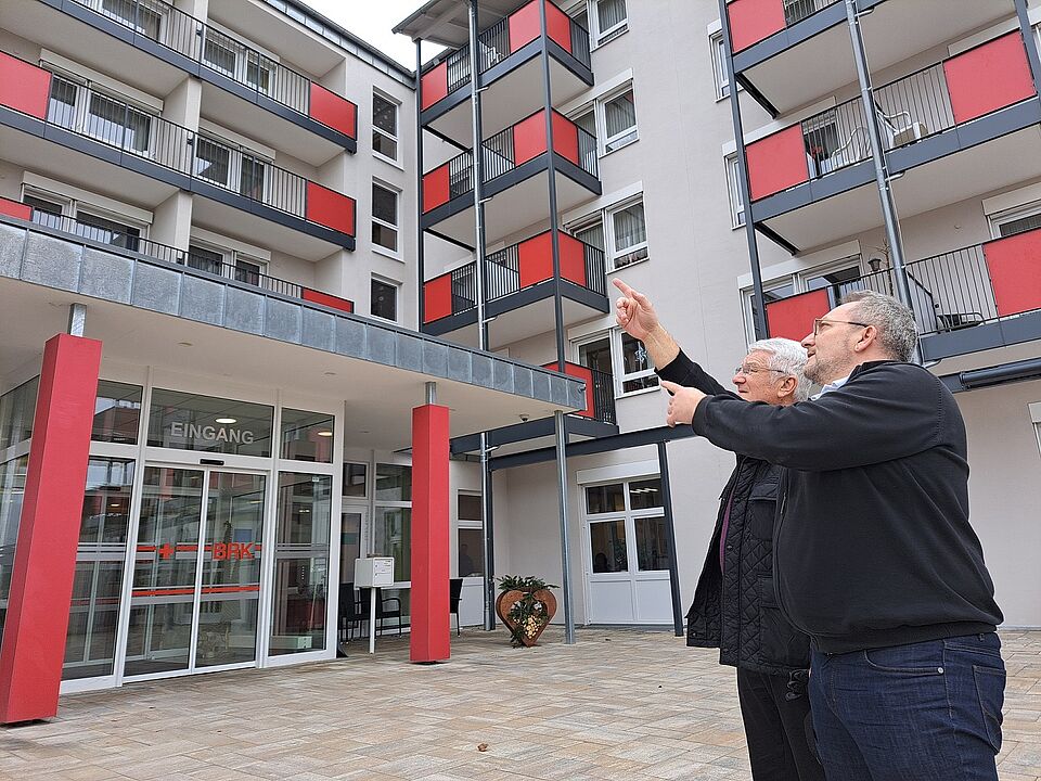 Ein Blick hinauf zu den vier betroffenen Stockwerken